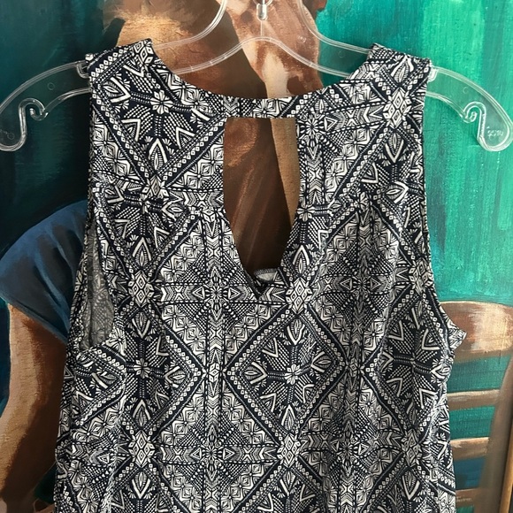 Denver Hayes Boue and White Geometric Backless Dress Small - Picture 6 of 13